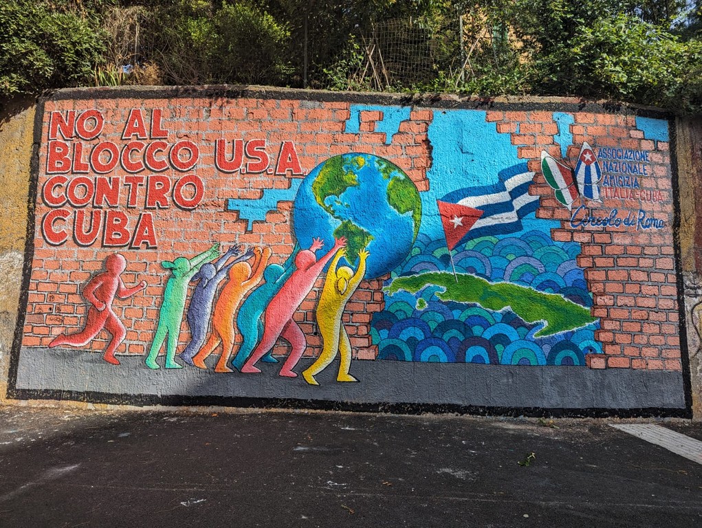 26/07/2023 - Un murale contro il Blocco
