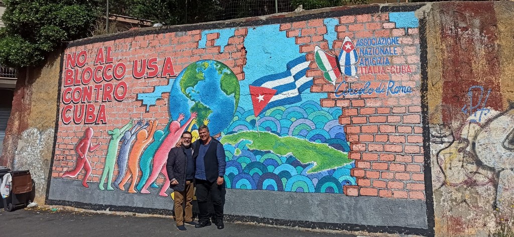 14/04/2024 - Ramon Labañino visita il murale contro il blocco